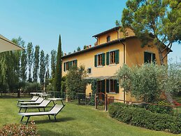 Farmhouse With Swimming Pool in Cortona