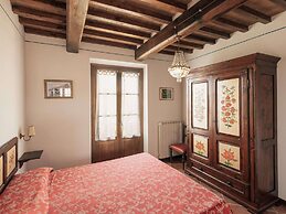 Farmhouse With Swimming Pool in Cortona