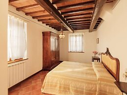 Farmhouse With Swimming Pool in Cortona