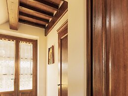 Farmhouse With Swimming Pool in Cortona