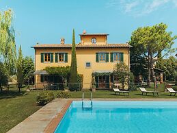 Farmhouse With Swimming Pool in Cortona