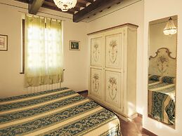 Farmhouse With Swimming Pool in Cortona