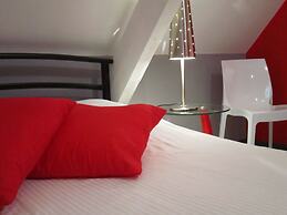 Luxurious Countryside Holiday Home With Pool