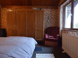 Chalet in Stavelot With Garden