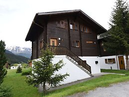 Elegant Apartment in Fieschertal near Forest