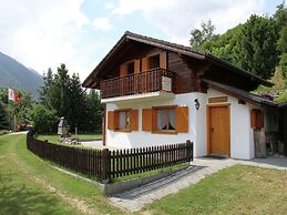 Detached Chalet Near Haute Nendaz