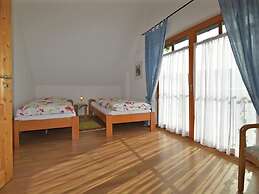 Countryside Apartment With Garden
