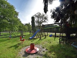 Countryside Apartment With Garden
