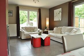 Elegant Villa in Bomal