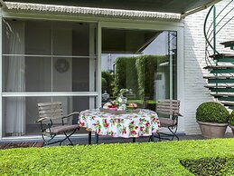House in Zingem Near Hiking Trails