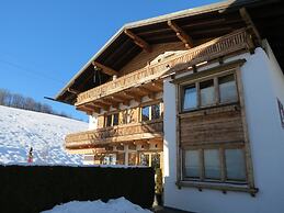 Voluminous Apartment near Ski Slopes in Maria Alm