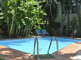 Attractive Greek House with Private Pool near Sea & City Center