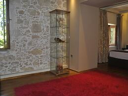 Attractive Greek House with Private Pool near Sea & City Center