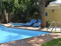 Attractive Greek House with Private Pool near Sea & City Center