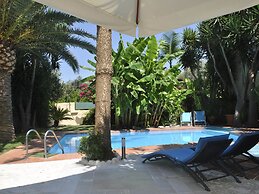 Attractive Greek House with Private Pool near Sea & City Center