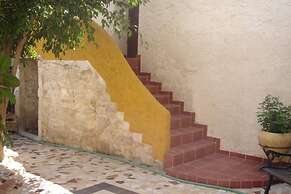 Attractive Greek House with Private Pool near Sea & City Center