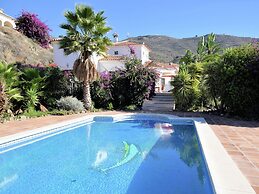 Comfortable Luxury Villa With Private Swimming Pool