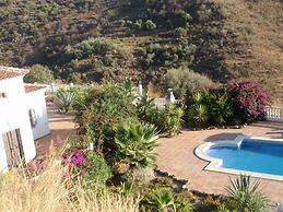 Comfortable Luxury Villa With Private Swimming Pool