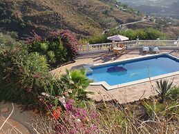 Comfortable Luxury Villa With Private Swimming Pool