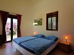 Comfortable Luxury Villa With Private Swimming Pool