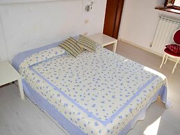 Idyllic Holiday Home in Vinci With Swimming Pool