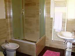 Idyllic Holiday Home in Vinci With Swimming Pool