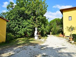 Idyllic Holiday Home in Vinci With Swimming Pool