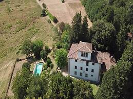 Charming Villa With Pool in Florence