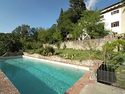 Charming Villa With Pool in Florence