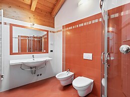 Belvilla by OYO Charming Apartment in Brez With TV