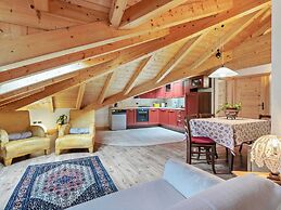 Belvilla by OYO Charming Apartment in Brez With TV