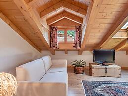 Belvilla by OYO Charming Apartment in Brez With TV