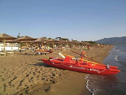 Close to the Sea, Air-conditioned
