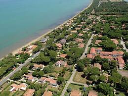 Close to the Sea, Air-conditioned