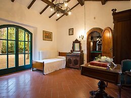 Belvilla by OYO Holiday Home With Pool