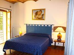 Splendid Farmhouse With Shared Swimming Pool