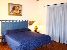 Splendid Farmhouse With Shared Swimming Pool