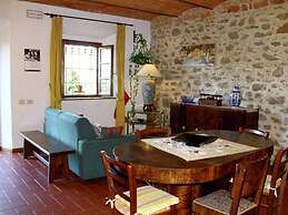 Splendid Farmhouse With Shared Swimming Pool