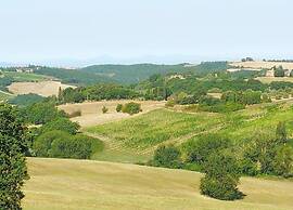 Quaint Tuscan Farmhouse