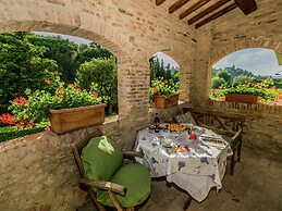 Belvilla by OYO La Logetta