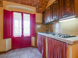 Farmhouse in Montescudaio with Shared Pool near Sea & Park