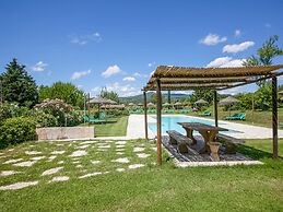 Farmhouse in Montescudaio with Shared Pool near Sea & Park