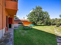 Farmhouse in Montescudaio with Shared Pool near Sea & Park
