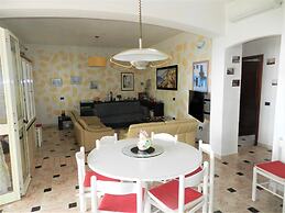 Cozy Holiday Home in Ricadi near Sea