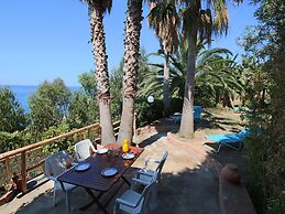 Cozy Holiday Home in Ricadi near Sea