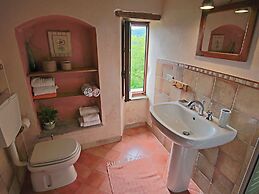 Apartment in Apecchio With Swimming Pool
