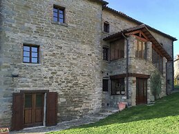 Apartment in Apecchio With Swimming Pool