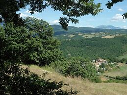 Apartment in Apecchio With Swimming Pool