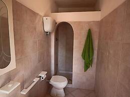 Belvilla by OYO Limoni