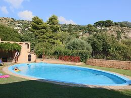 Belvilla by OYO Limoni